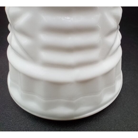 Bud Vase Milk Glass Anchor Hocking Stars Bars Scalloped Edge 9 Inch Vintage - Picture 8 of 16